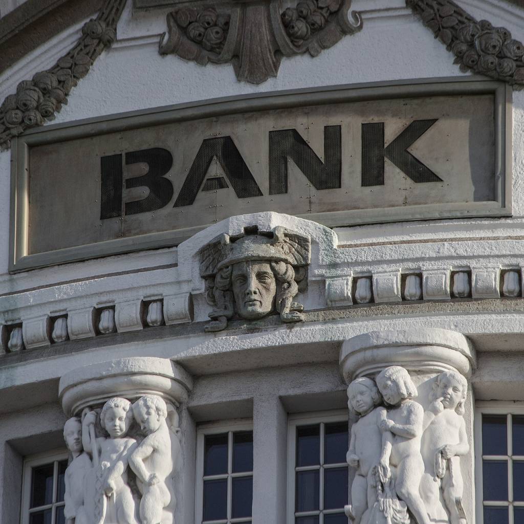 Quand et comment la banque applique les agios sur votre compte